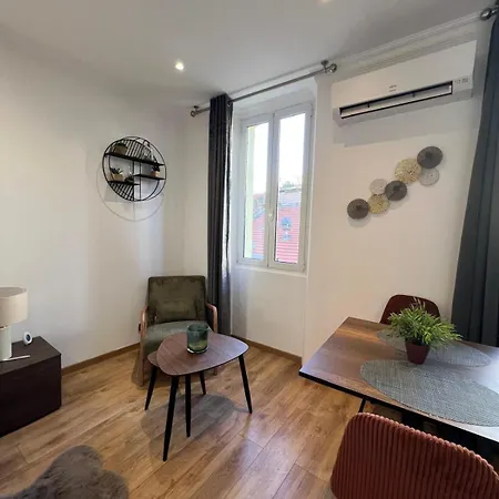 King Size Rue Felix Faure 100 M Palais Et شقة *