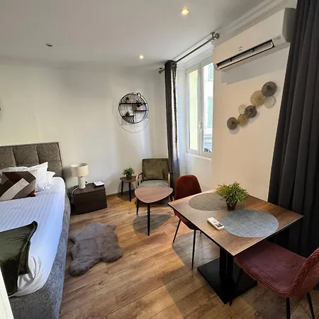 King Size Rue Felix Faure 100 M Palais Et *