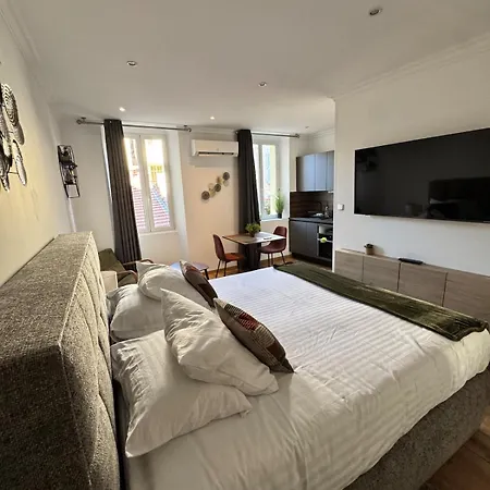 King Size Rue Felix Faure 100 M Palais Et *