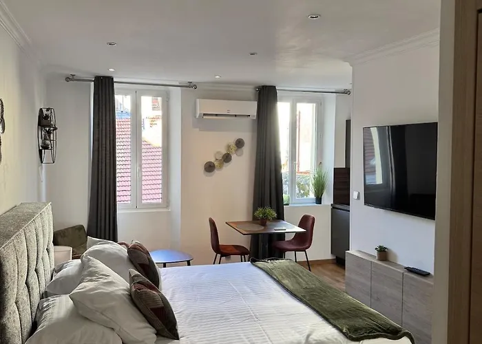 King Size Rue Felix Faure 100 M Palais Et *