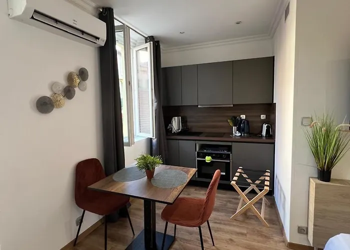 King Size Rue Felix Faure 100 M Palais Et * Cannes