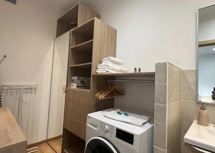 King Size Rue Felix Faure 100 M Palais Et Lägenhet *