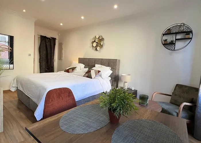 King Size Rue Felix Faure 100 M Palais Et Lägenhet *