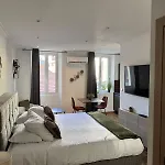 King Size Rue Felix Faure 100 M Palais Et *