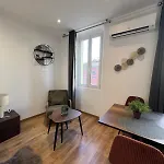 King Size Rue Felix Faure 100 M Palais Et Διαμέρισμα *