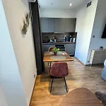 Διαμέρισμα King Size Rue Felix Faure 100 M Palais Et *