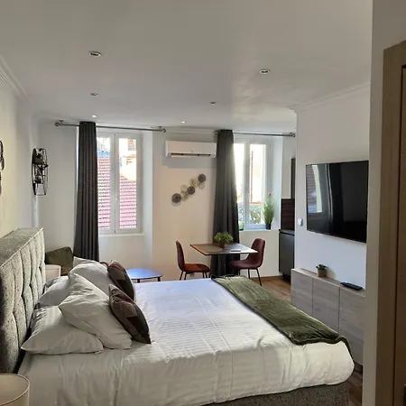 King Size Rue Felix Faure 100 M Palais Et *